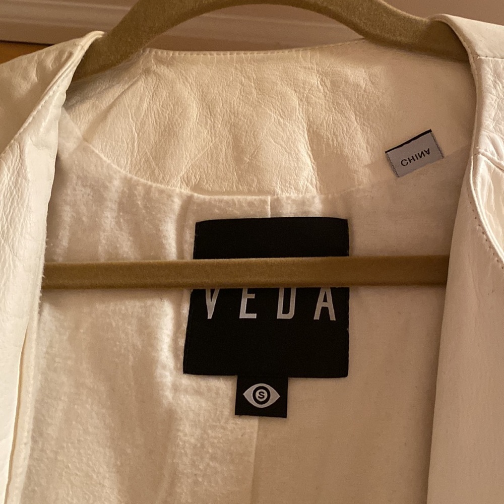 VEDA white leather jacket - Picture 4 of 6